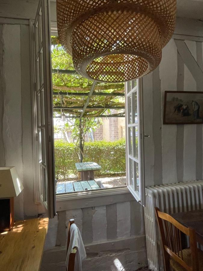 Hotel Et Restaurant Traditionnel L' Escalandes Lesperon  Eksteriør bilde