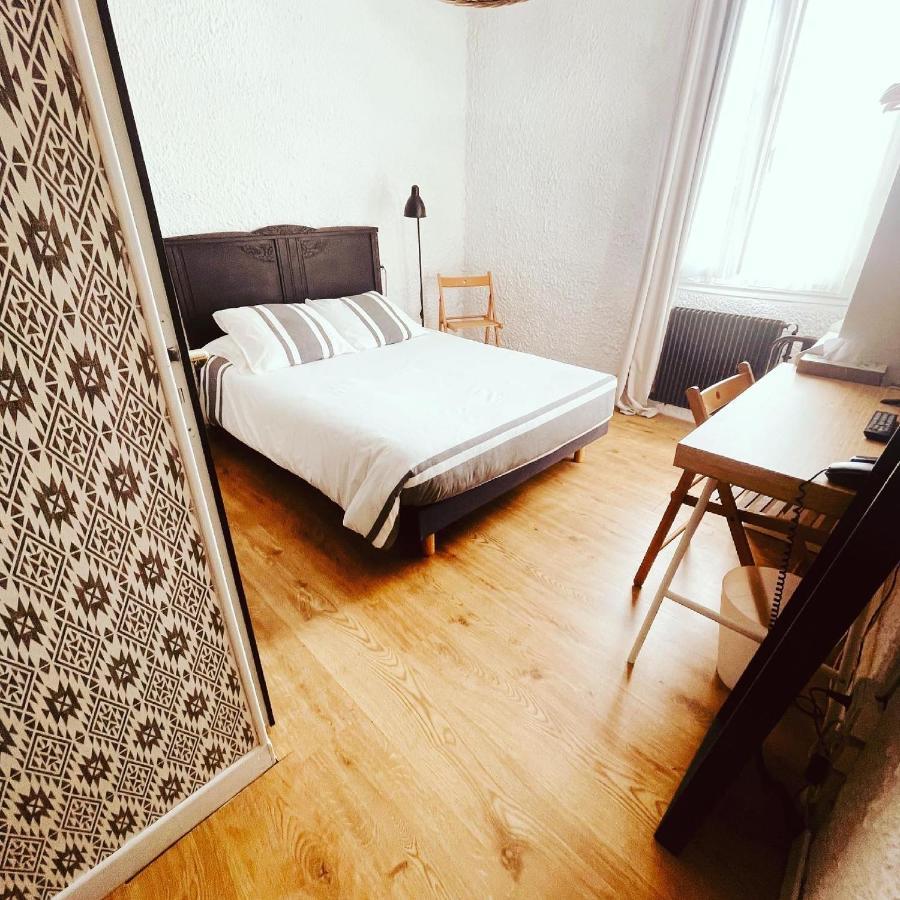 Hotel Et Restaurant Traditionnel L' Escalandes Lesperon  Eksteriør bilde